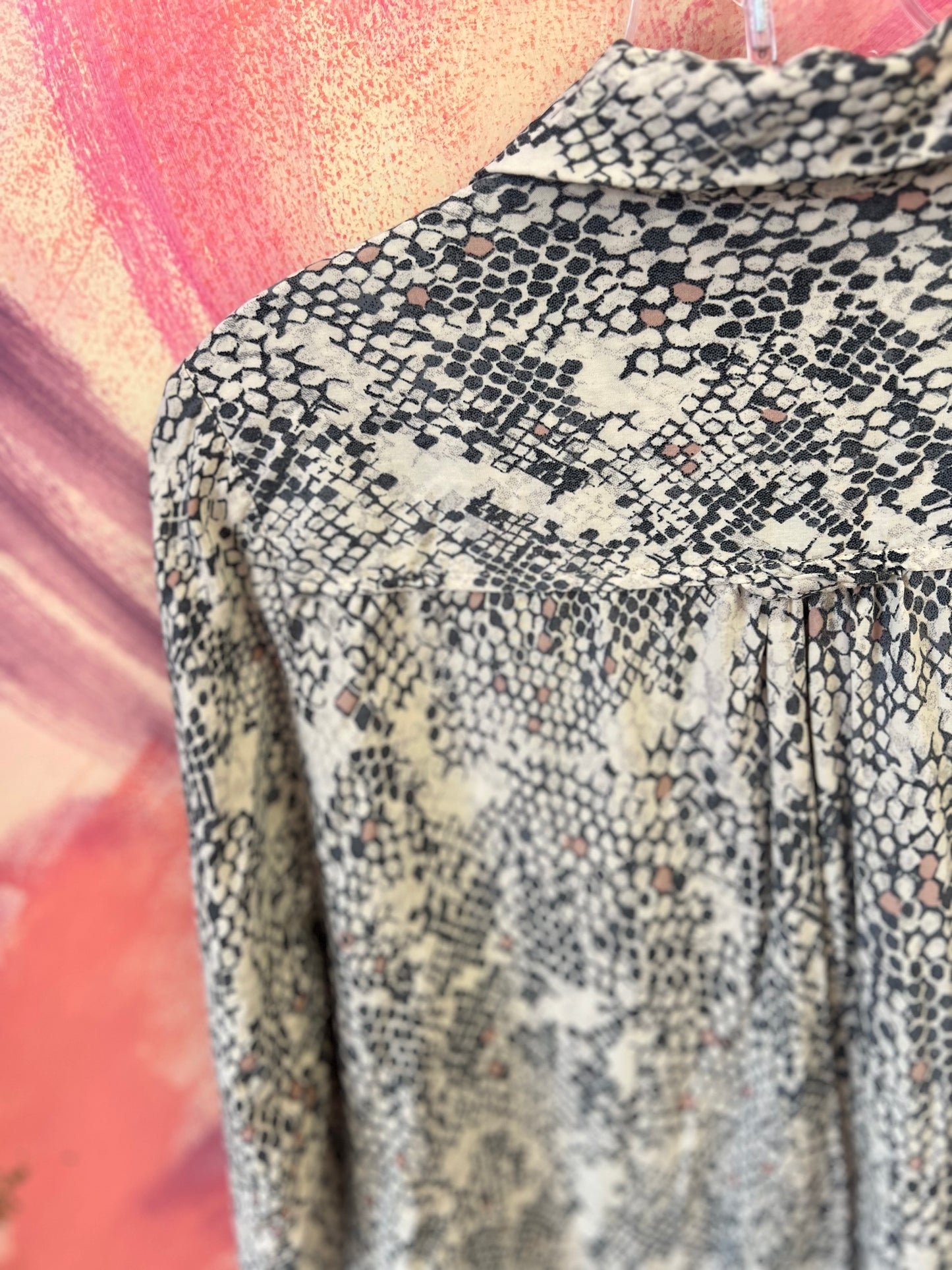 (MEDIUM) Snake Print Blouse