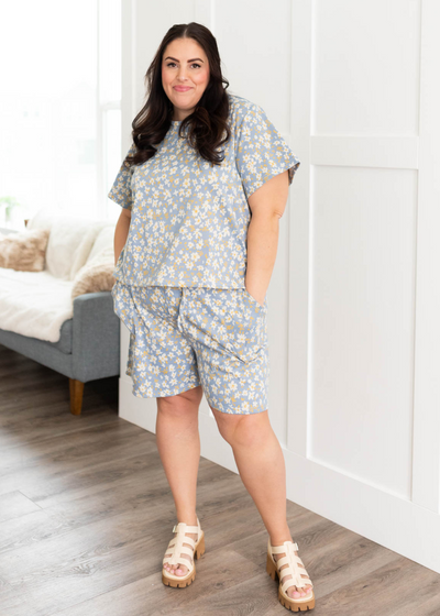 Plus size short sleeve blue floral top