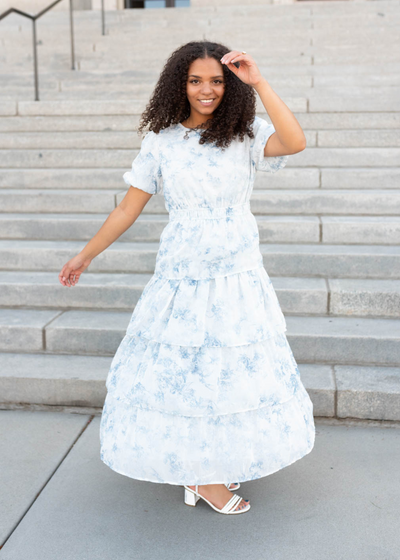 Short sleeve light grey floral ruffle dress