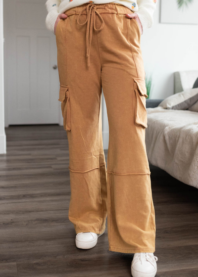 Mocha pants with pockets