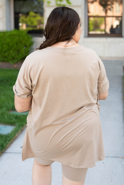 Back view of the plus size light mocha set