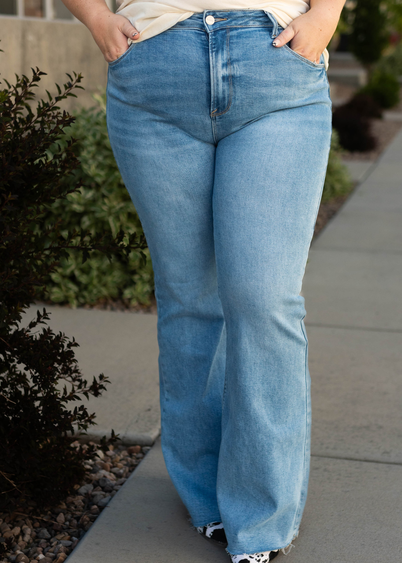 Curvy bootcut jeans