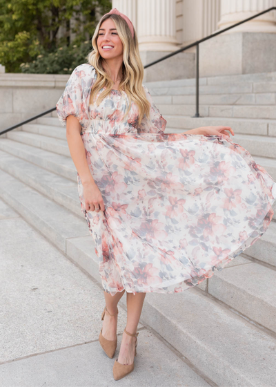 Cream floral dress with short sleeves