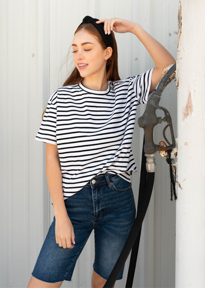 Short sleeve black stripe top