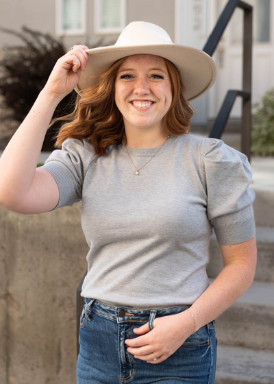 Short full sleeve heather grey top