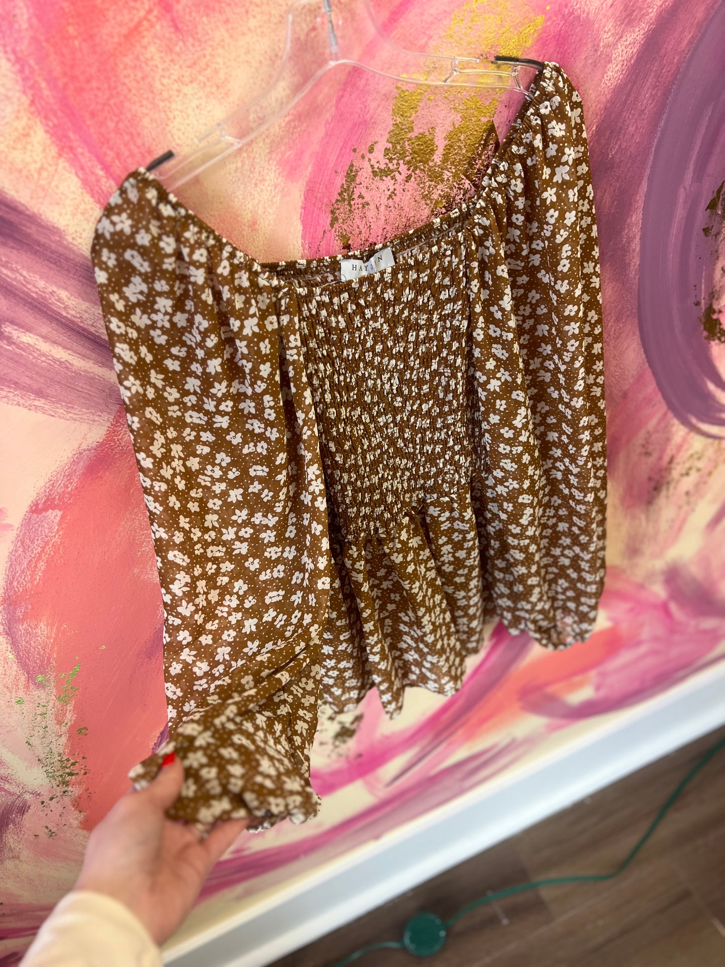 (MEDIUM) NWT Floral Print Top