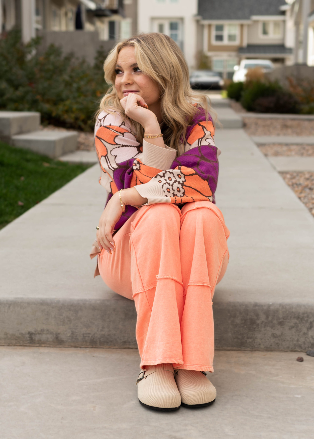 Light orange pants with outside seams