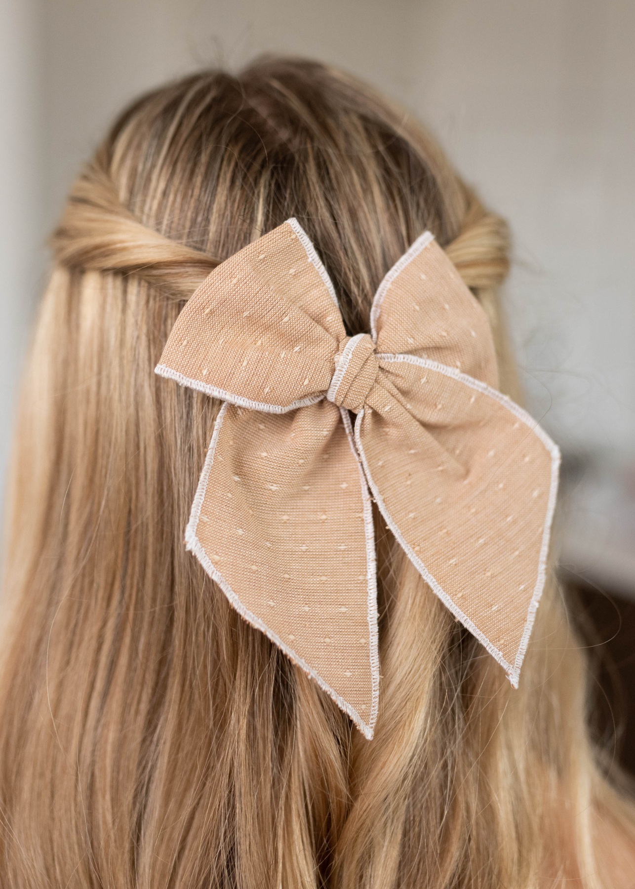 Elle Cream Textured Bow