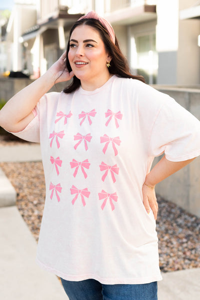 Short sleeve plus size light pink ribbon graphic tee