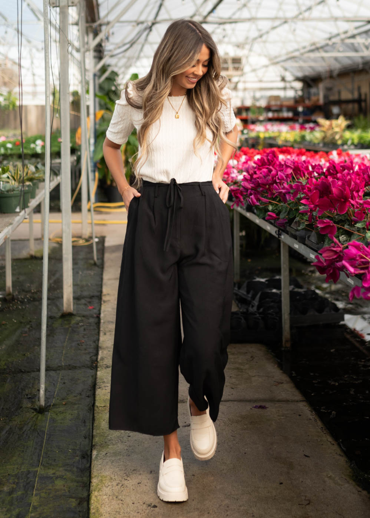 Button at the waist black wide leg pants