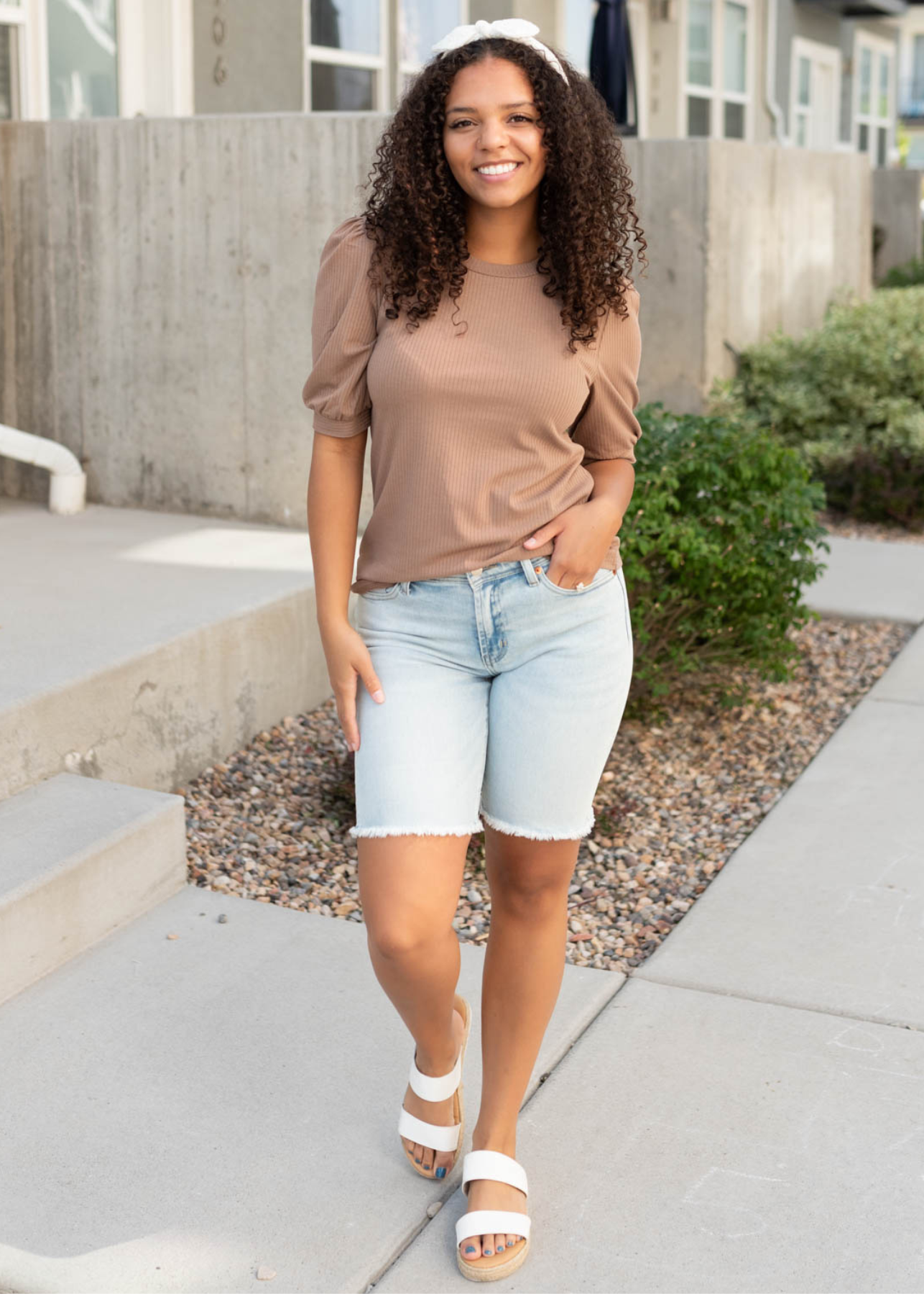 Basic brown top with short sleeves