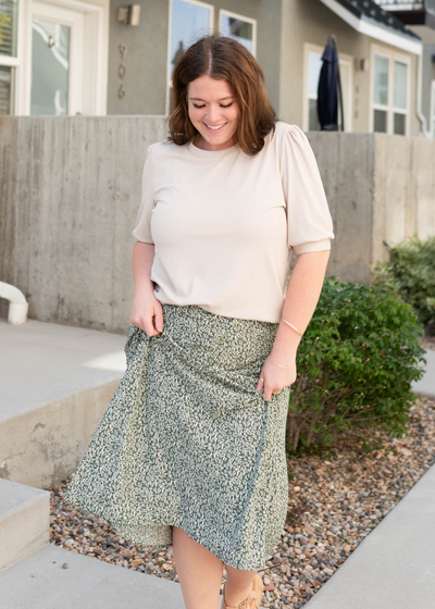 Plus size basic oatmeal top with short sleeves