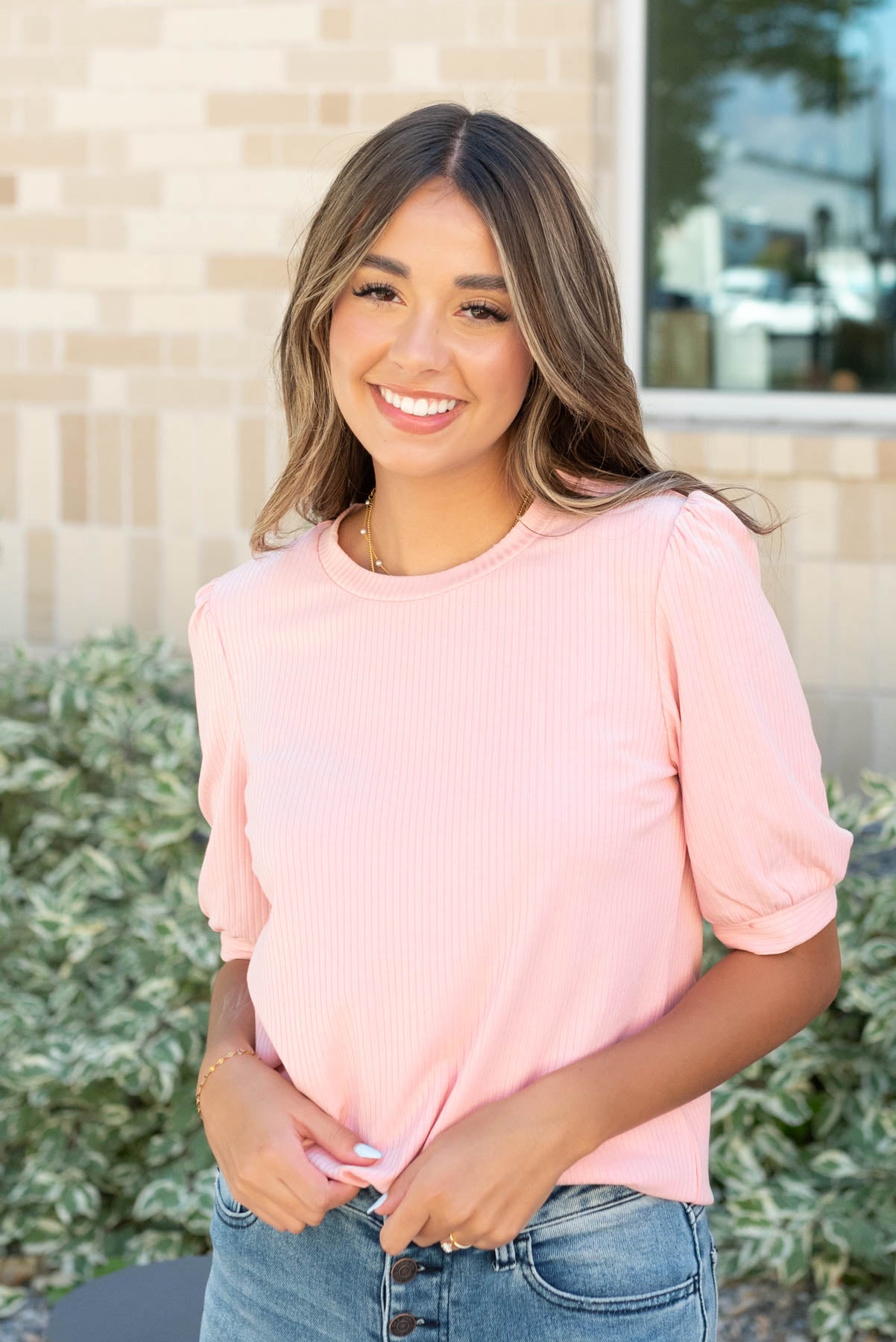 Ribbed basic pink top with short puff sleeves