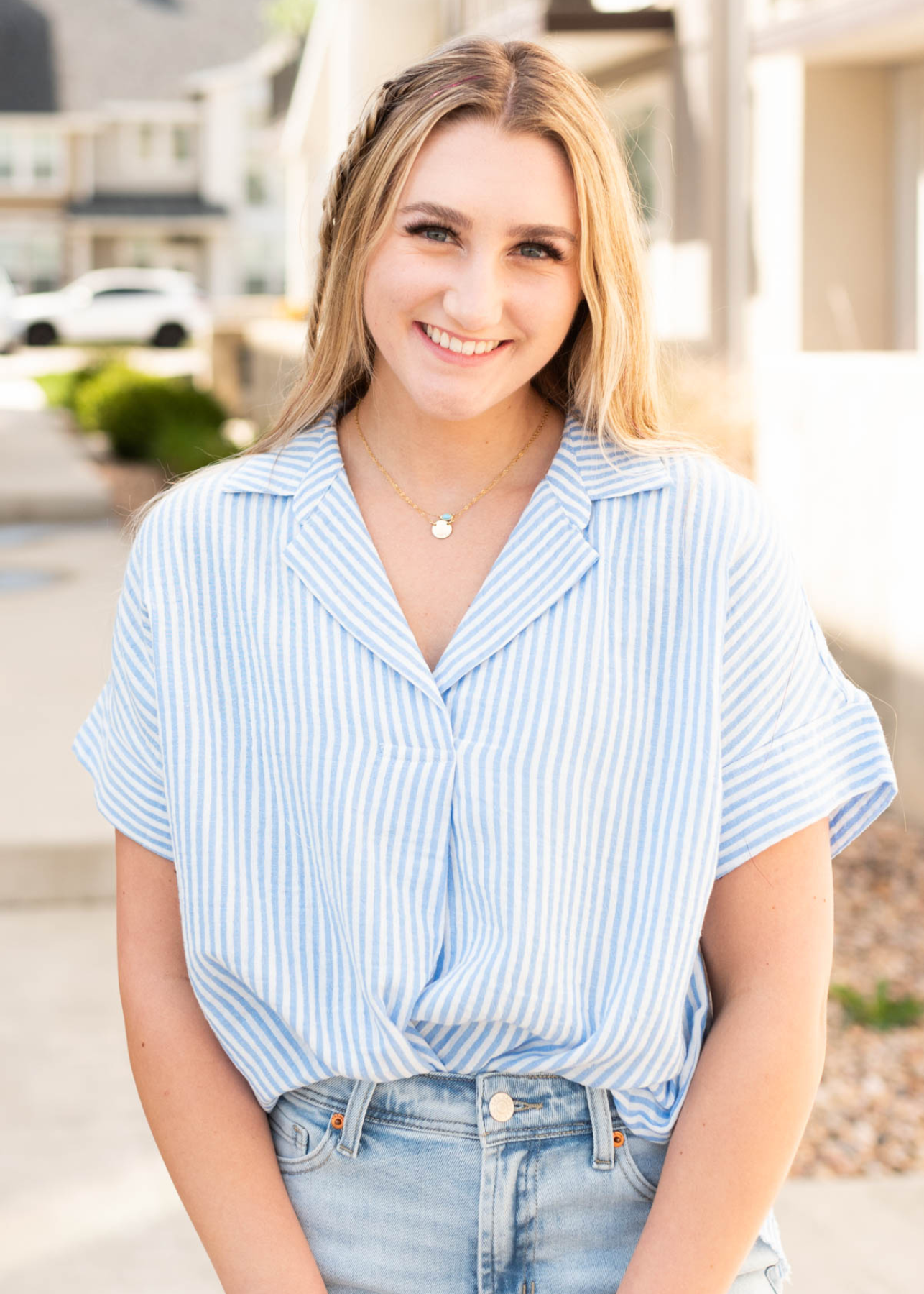 V-neck collared short sleeve sky blue polo shirt