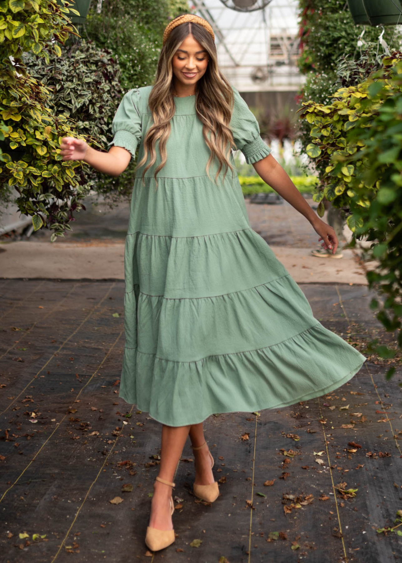 Short sleeve tiered green dress