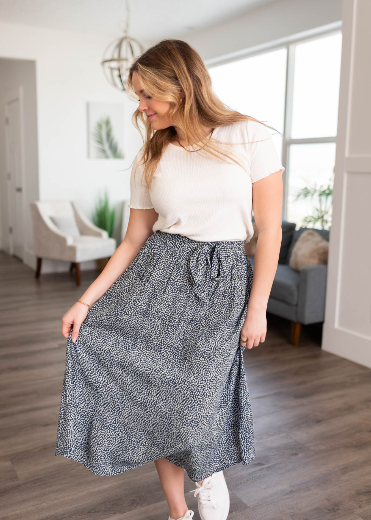 Flowy navy pattern skirt