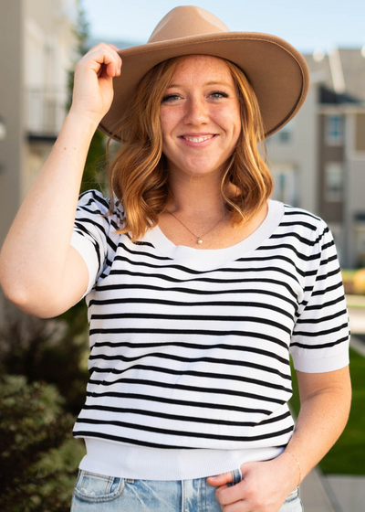 Short sleeve ivory striped top