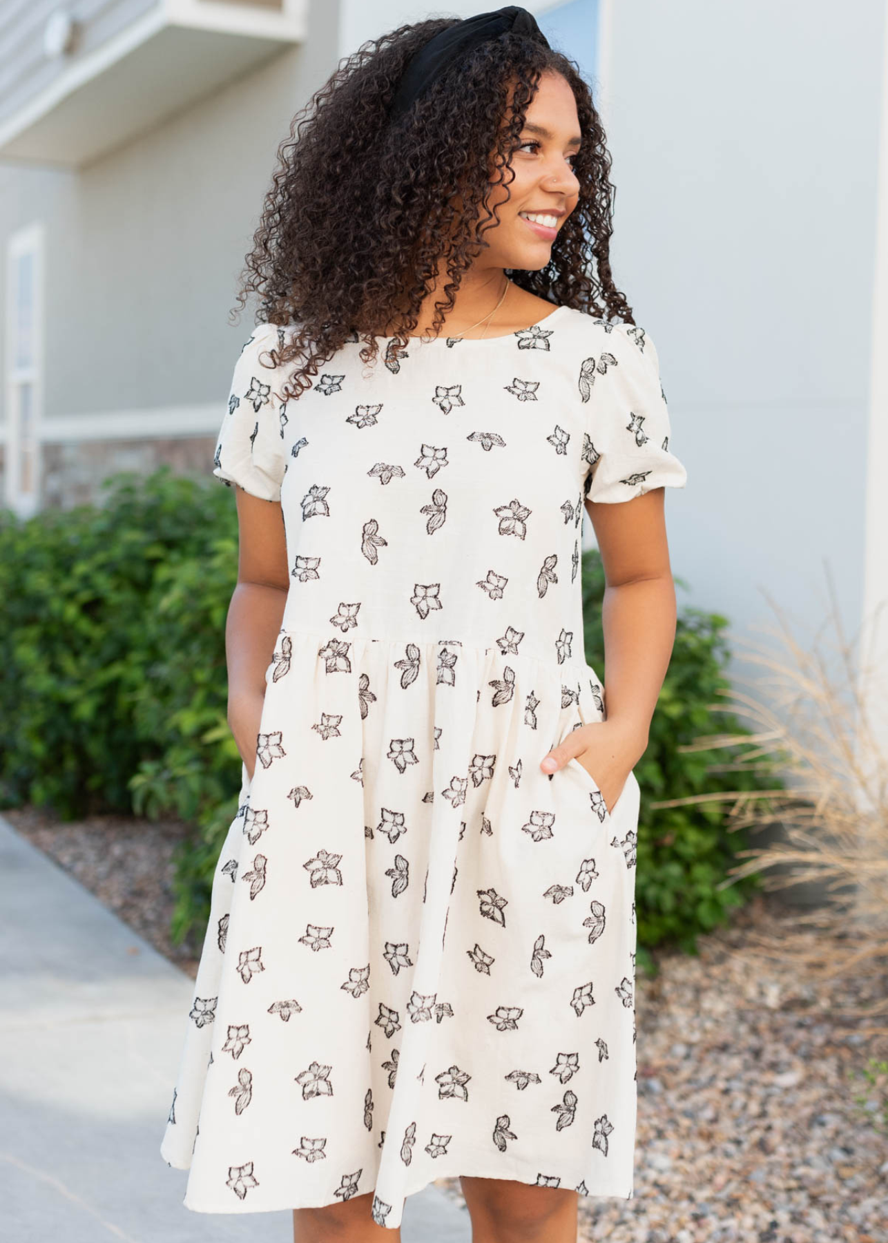 White black floral dress with pockets