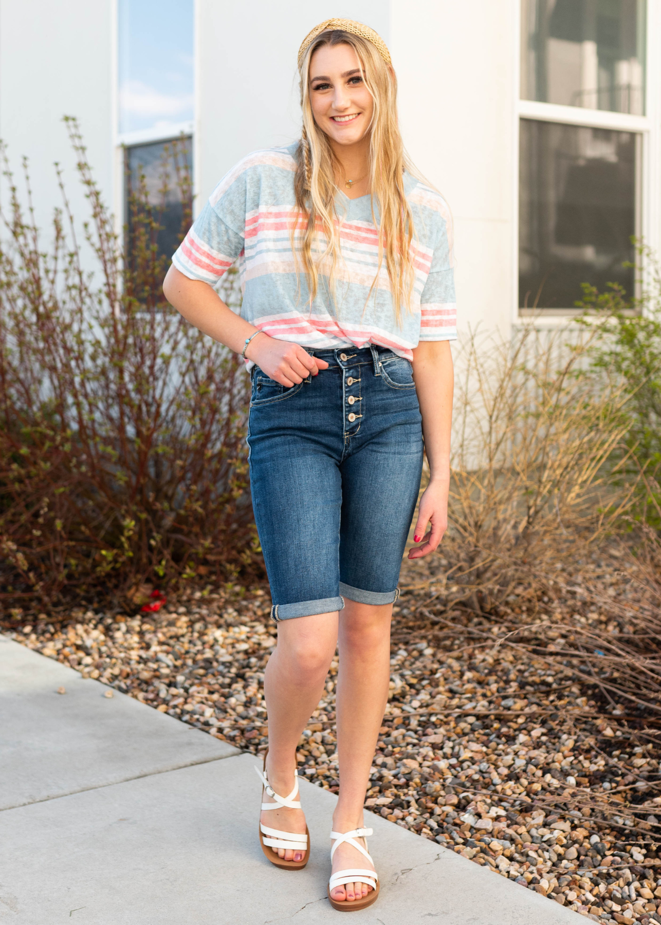 Short sleeve blue v-neck stripe shirt