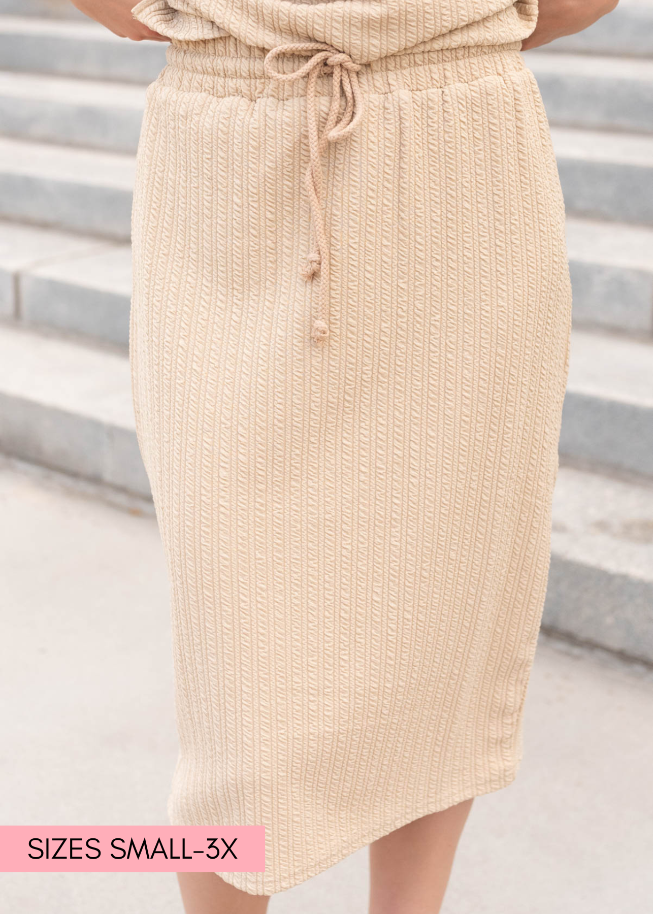 Small beige textured skirt