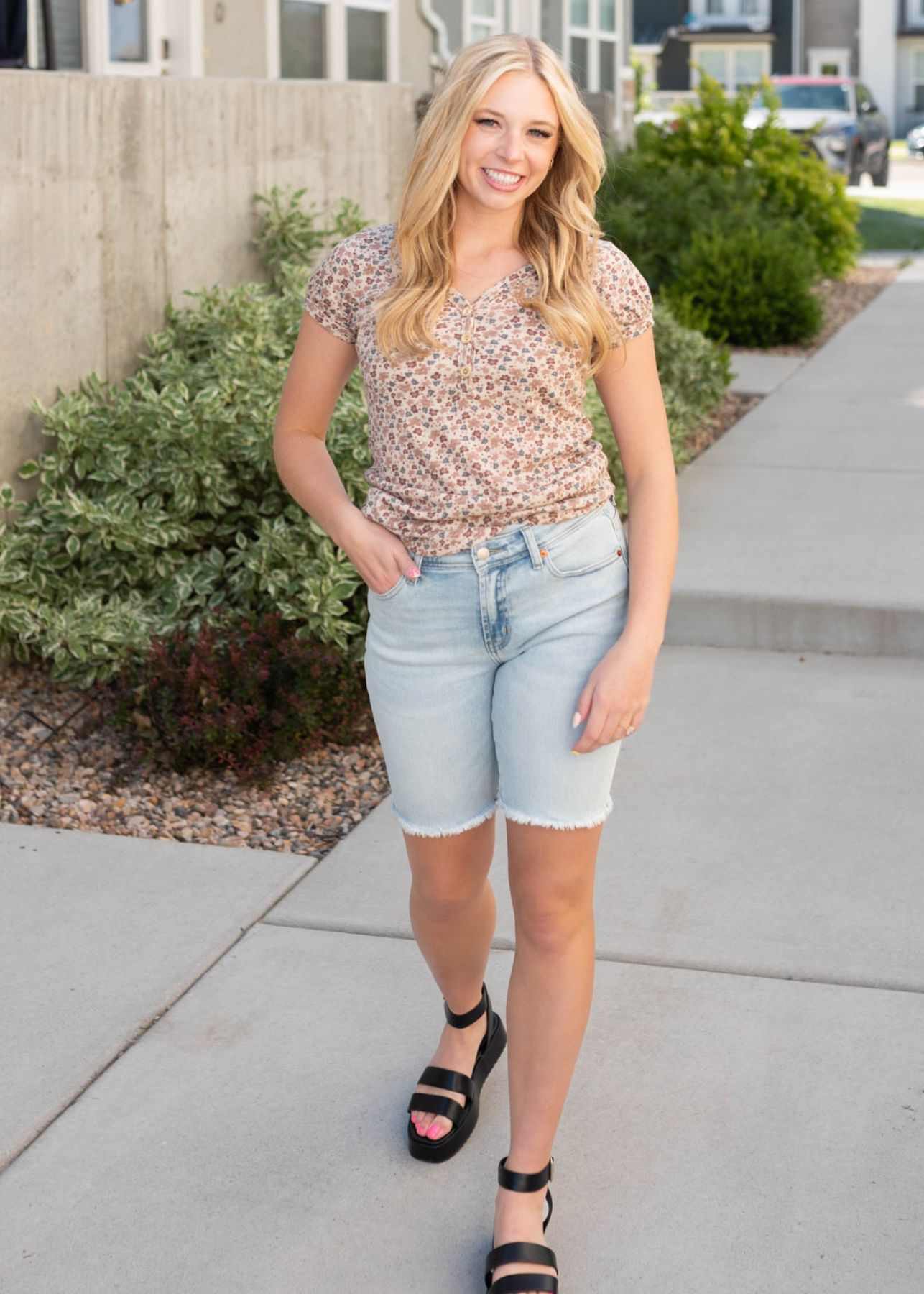 Short sleeve ivory floral top with short sleeves