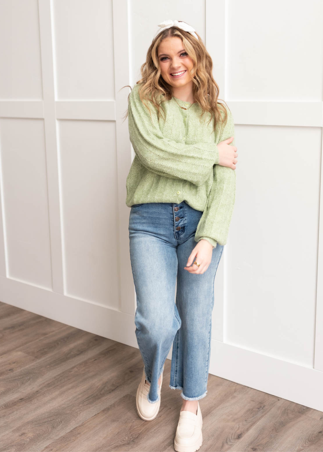 Long sleeve light green puff sleeve sweater