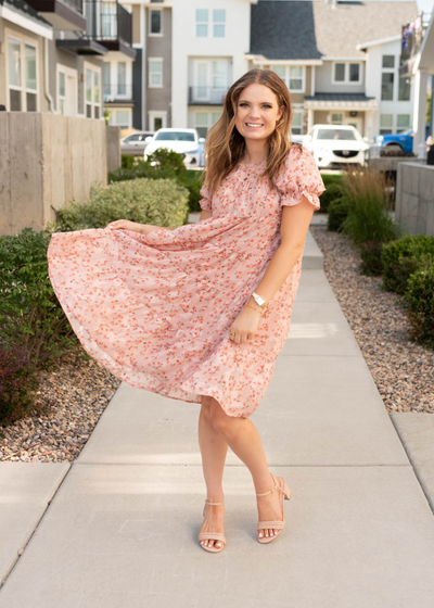 Short sleeve pink flroal dress