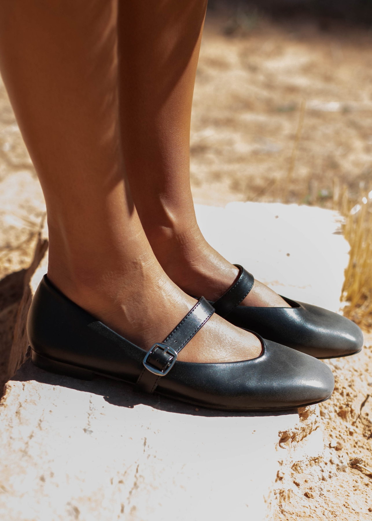 Black ballerina flats