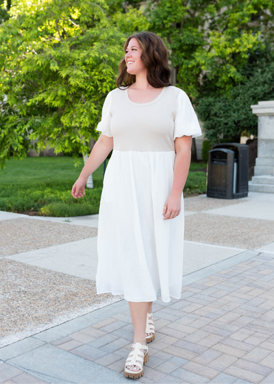 Plus size short sleeve ivory knit bodice dress