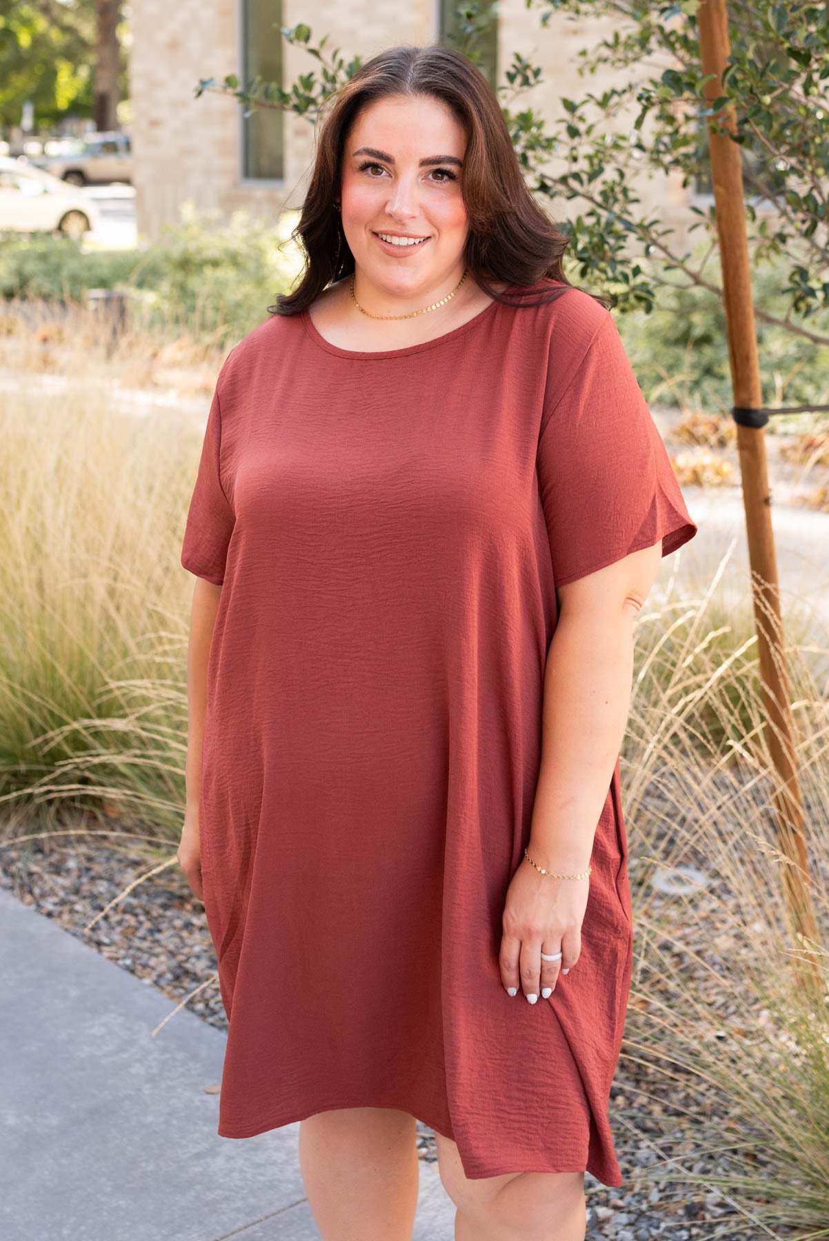 Brick red relaxed dress in plus size with pockets