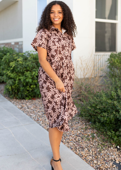 Short sleeve brown floral dress