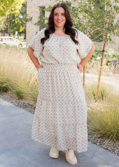 Short sleeve plus size cream pattern chiffon top