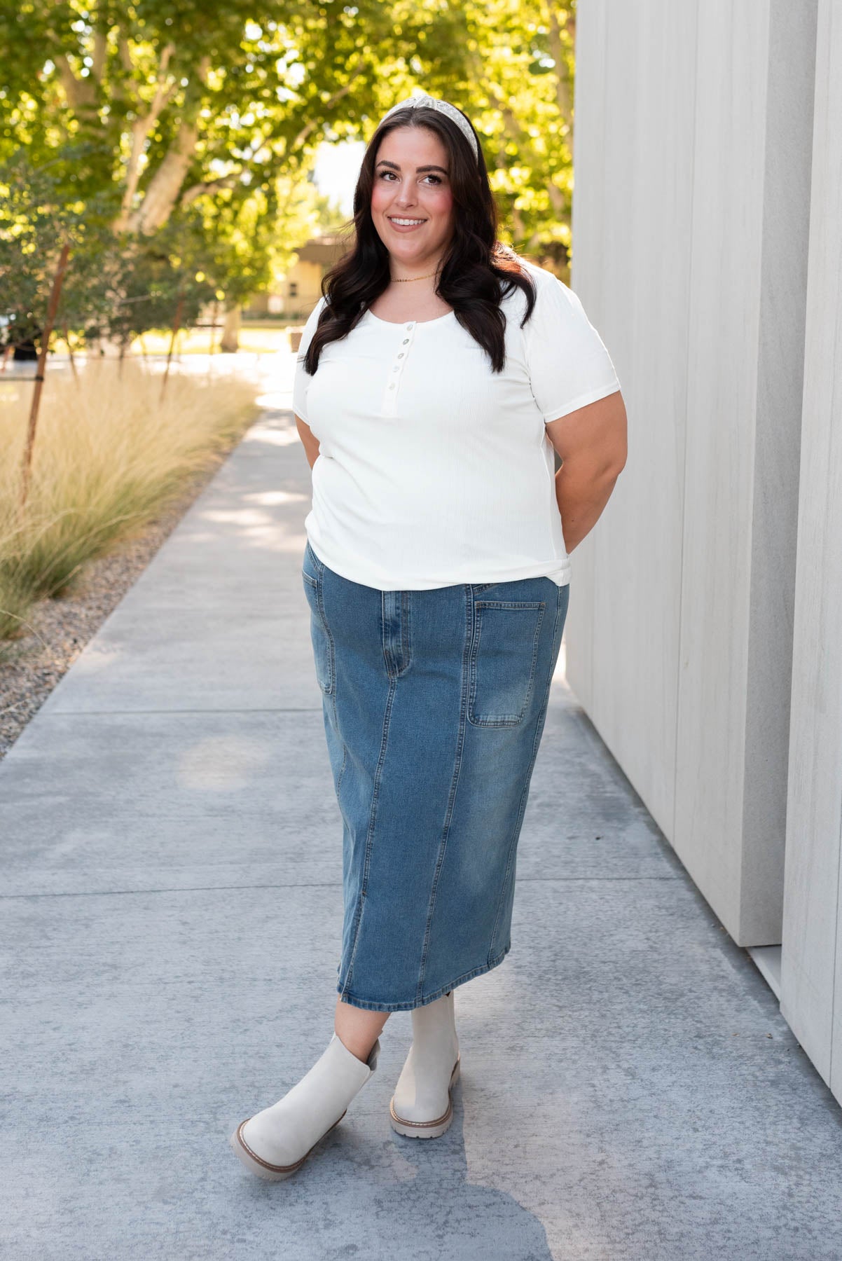 Plus size ivory ribbed top with short sleeves