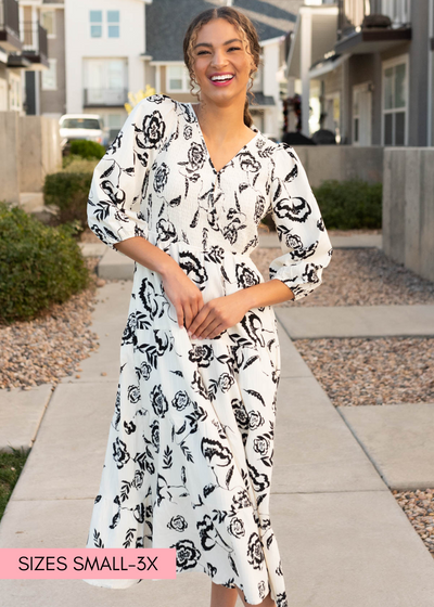 Front view of the white florla tiered dress