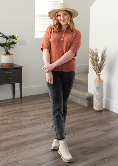 Short sleeve terracotta knit sweater