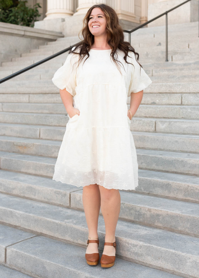 Short sleeve cream floral puff sleeve dress