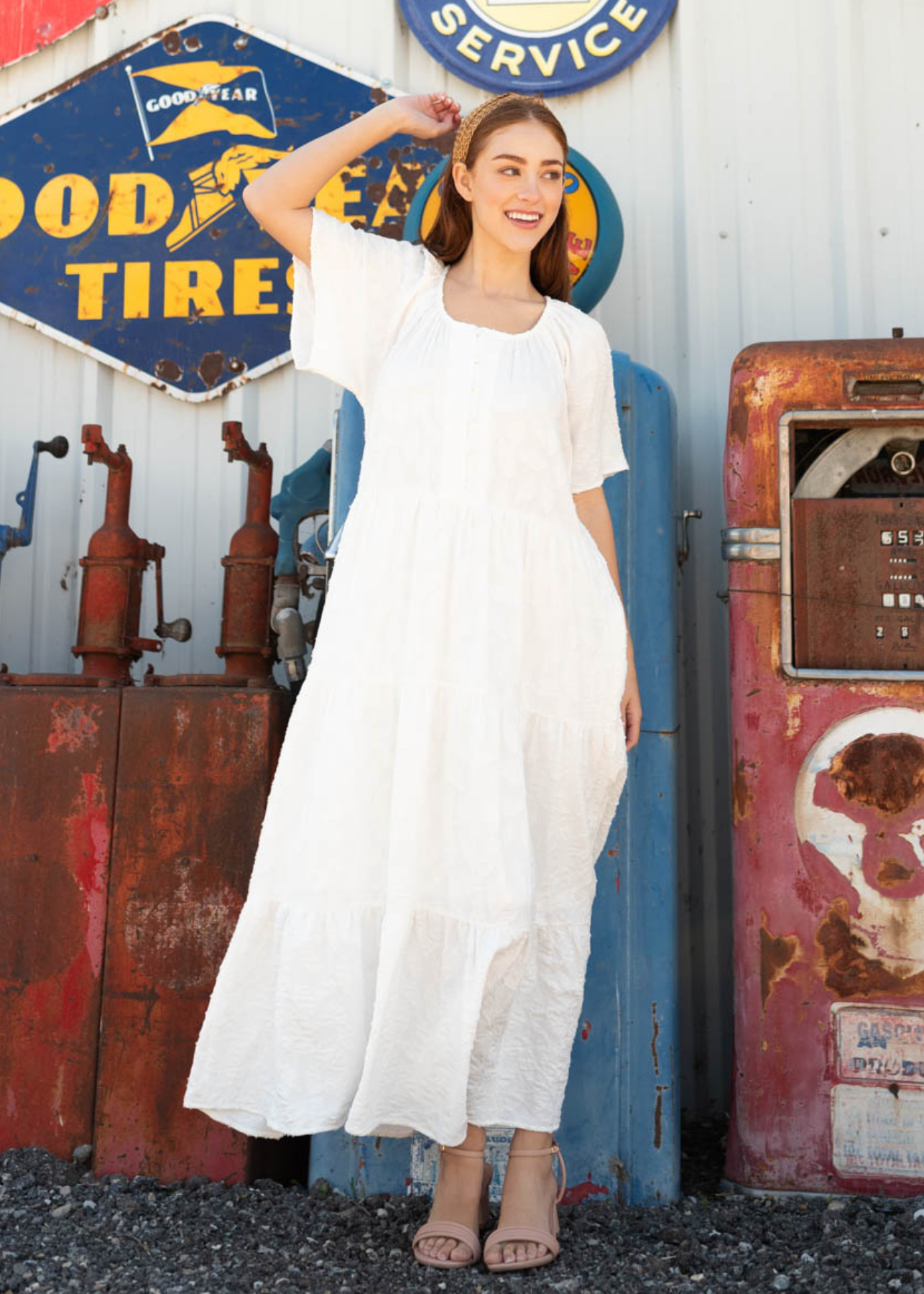 Short sleeve white woven pattern dress