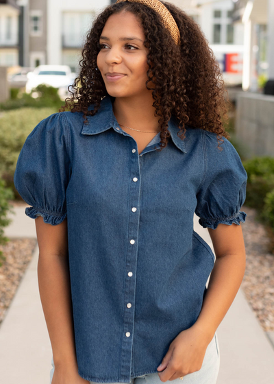 Denim puff sleeve top that buttons up