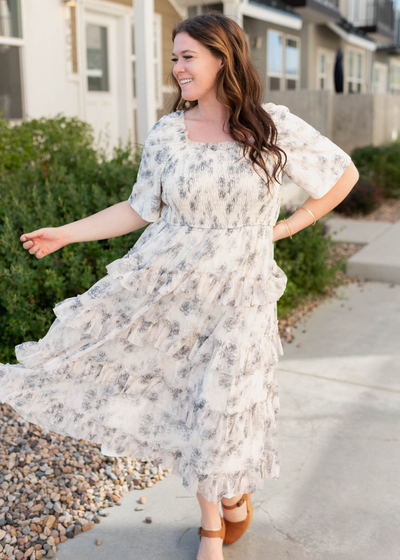 Short sleeve plus size grey floral tiered dress