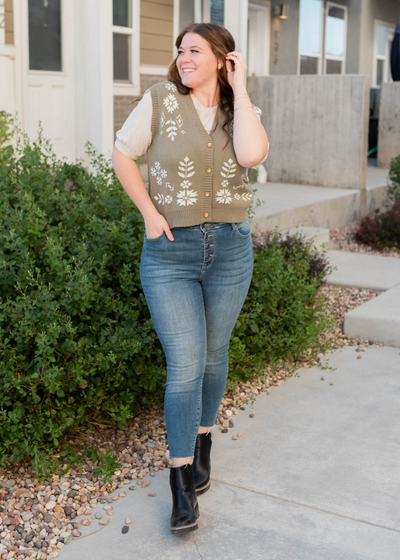 Light olive floral sweater vest in plus size