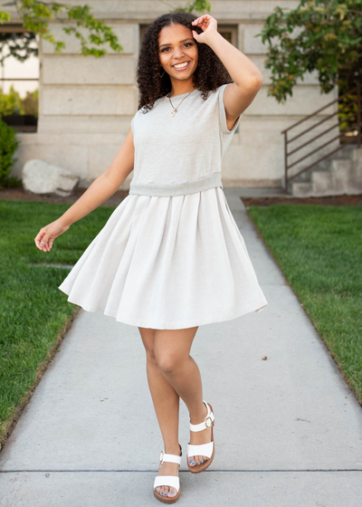 Grey knit mini dress with short sleeves