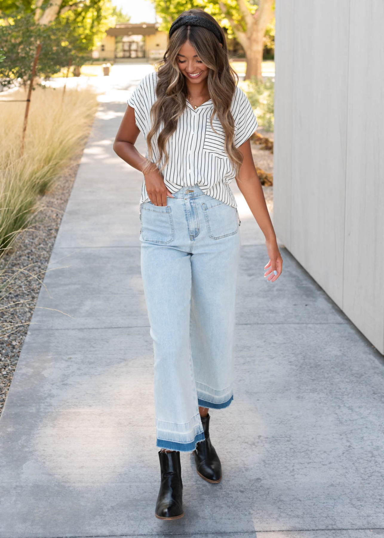 White black stripe top with short sleeves