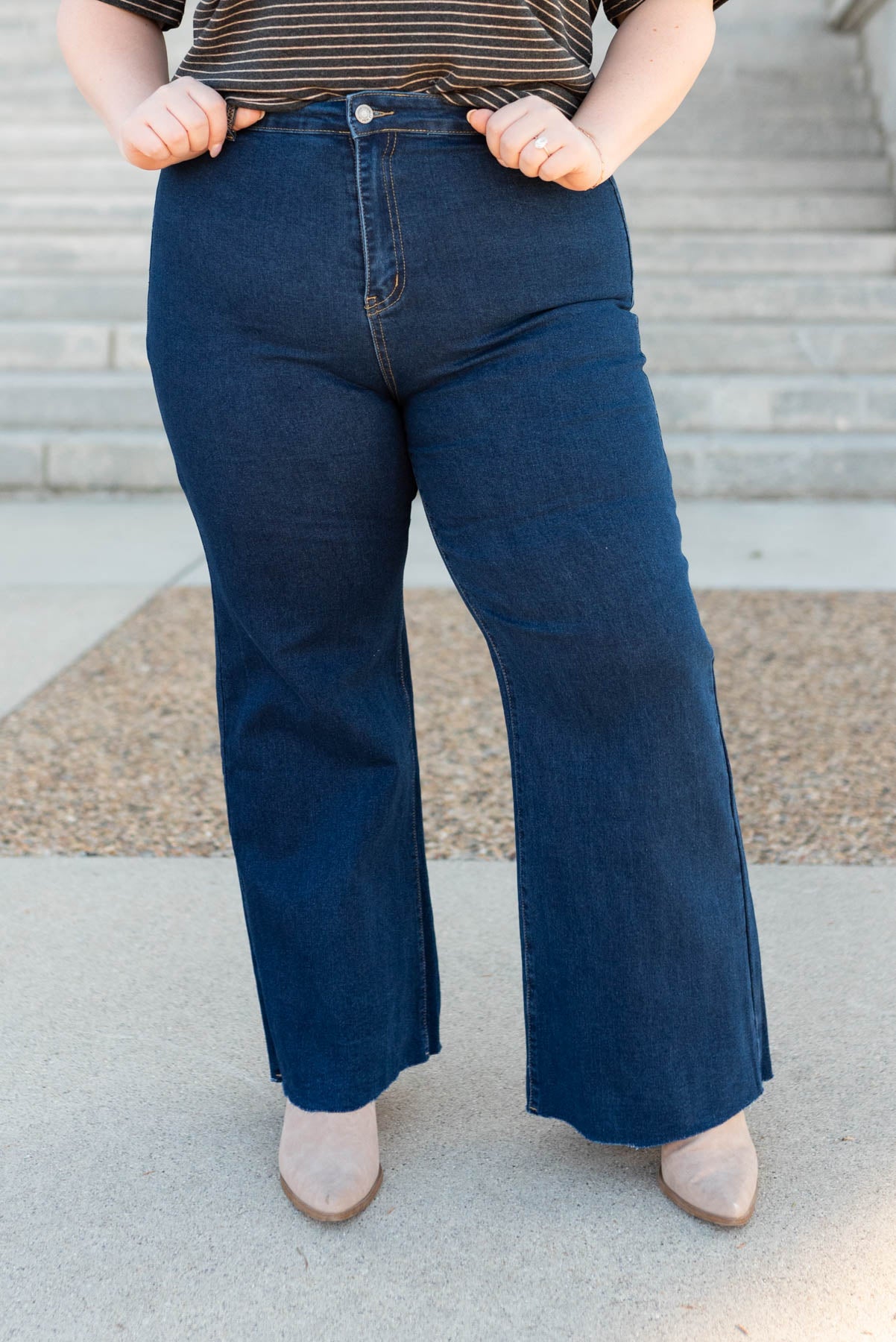 Plus size dark denim wide leg pant with pockets