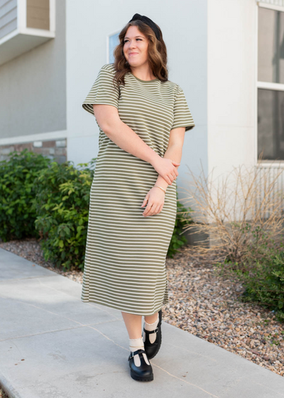 Short sleeve plus size olive stripe t-shirt dress