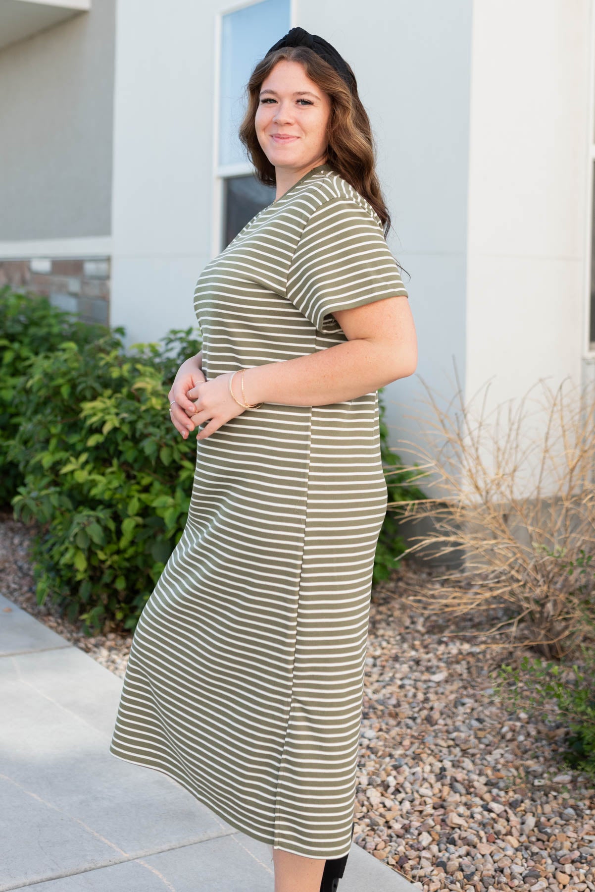 Side view of the olvie stripe t-shirt dress