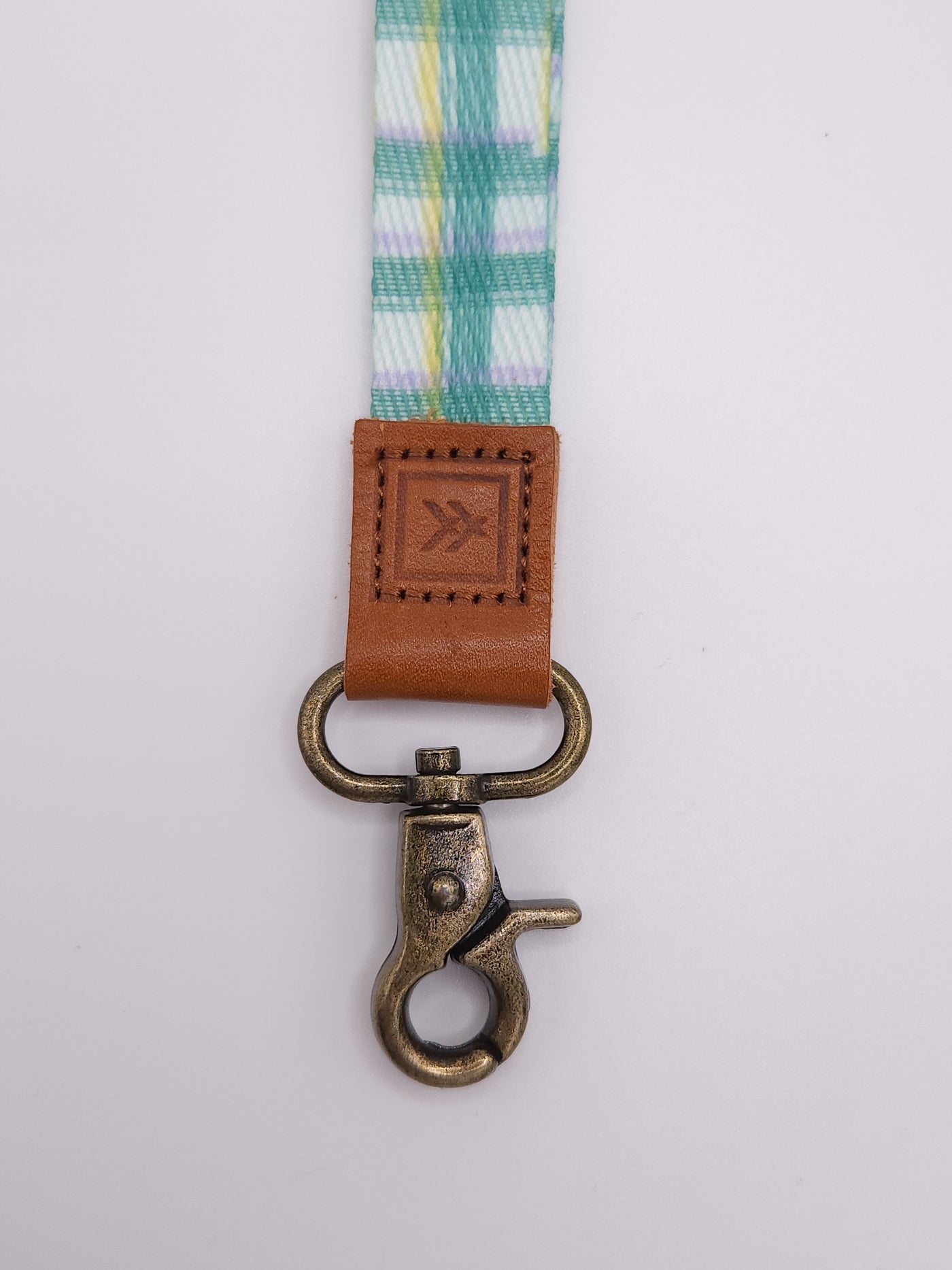 Thread Wallets Lo Neck Lanyard