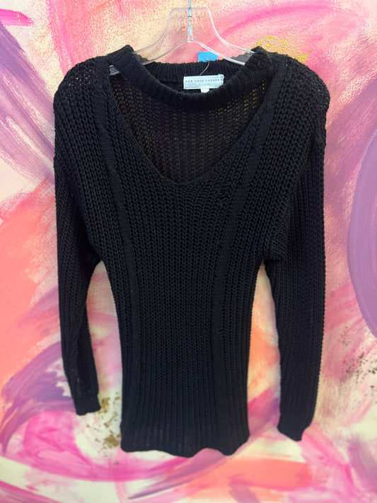 (MEDIUM) Black Knit Sweater