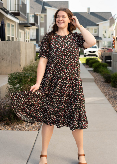 Short sleeve tiered floral dress