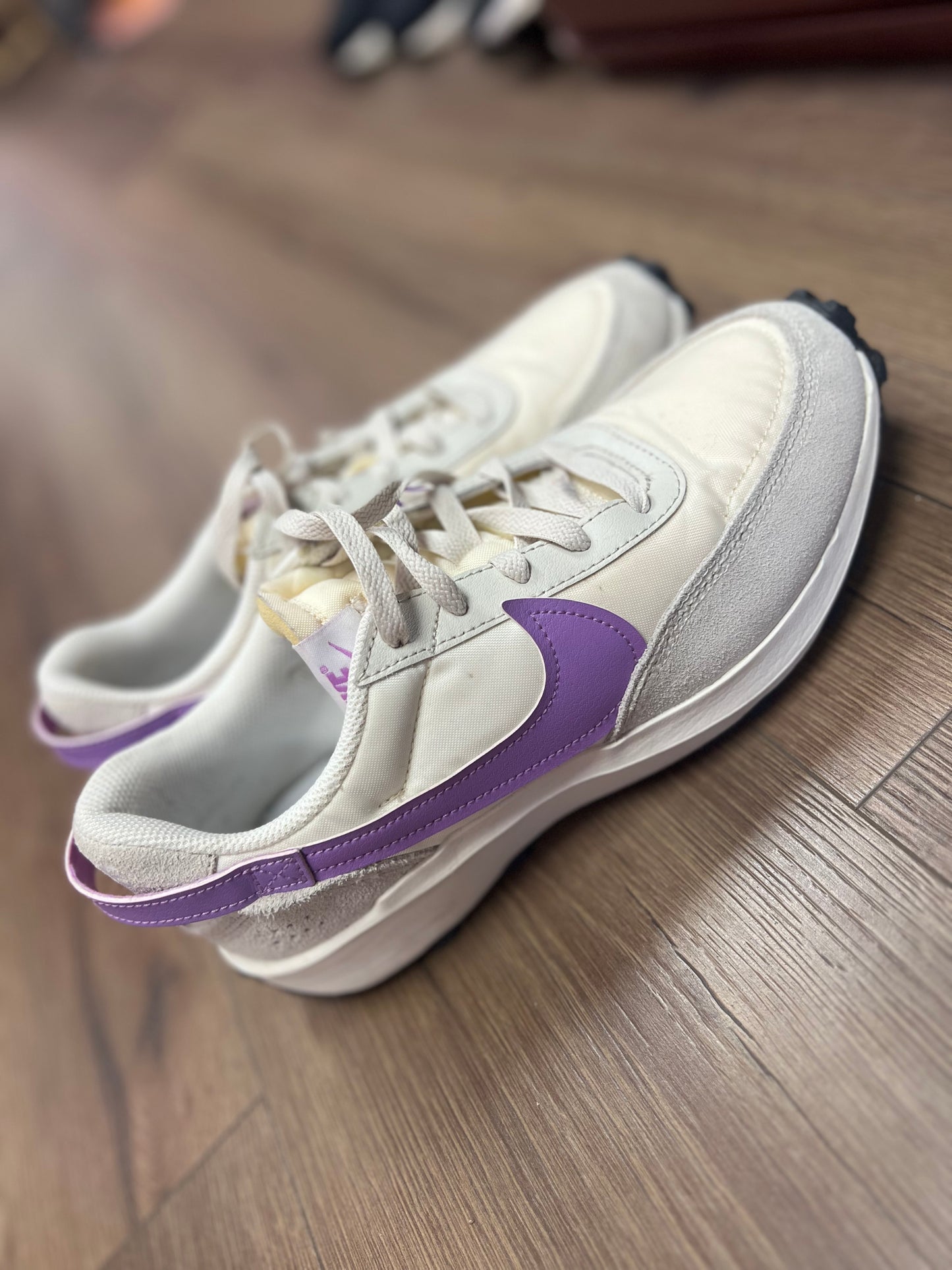 (8.5) Women’s Nikes