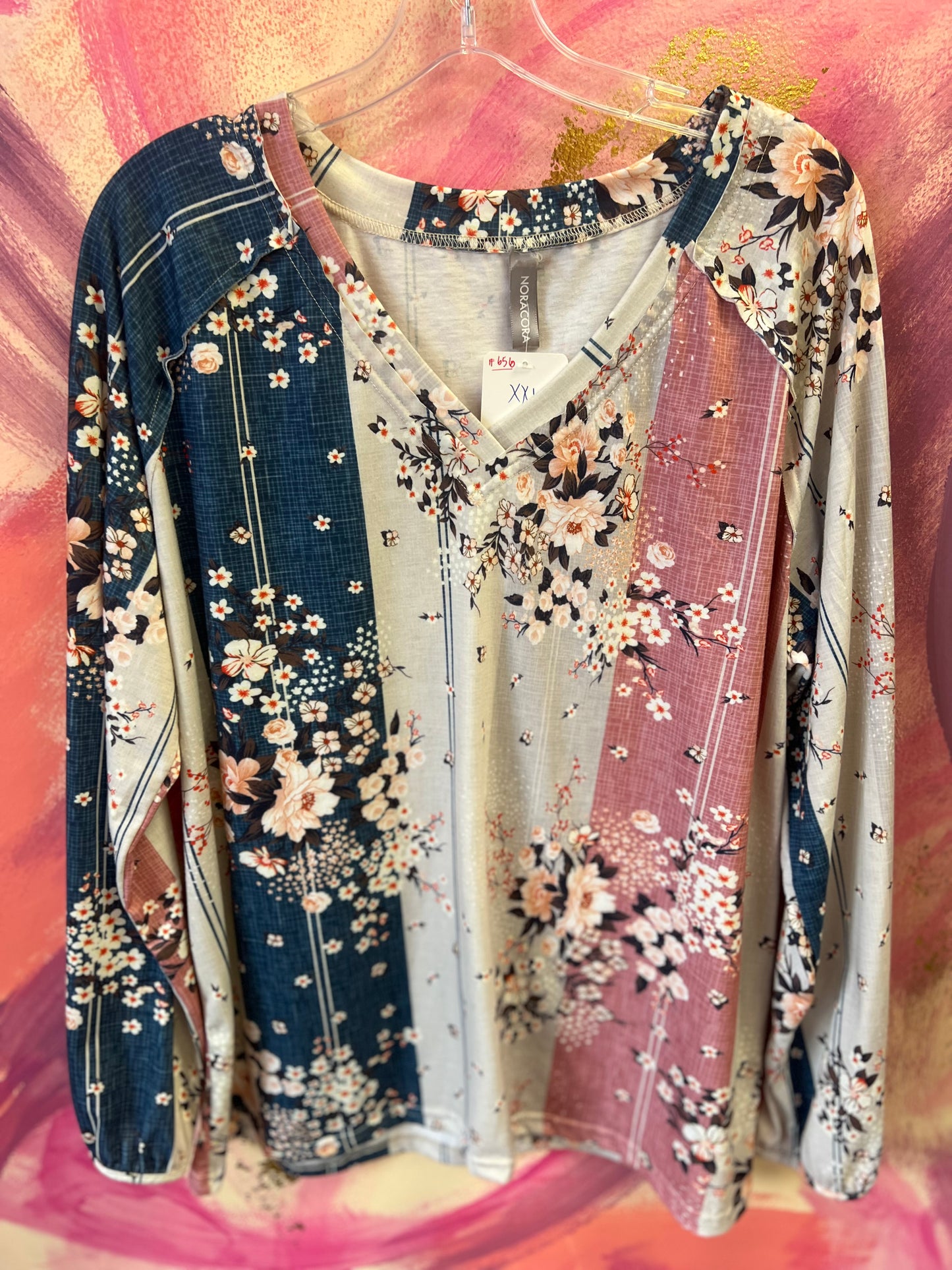 (XXL) Floral V-Neck